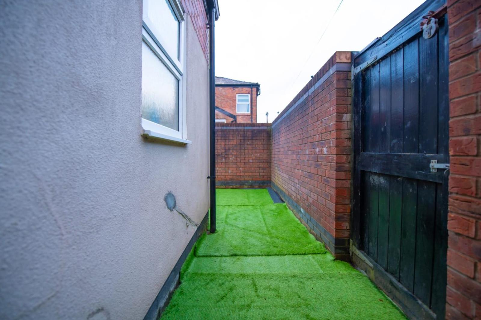 Lovely City Home + Free Parking Manchester Ngoại thất bức ảnh